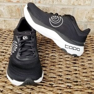 Topo Athletic Aura Running Shoes (Womens 8.5) BLACK WHITE Walking Sneakers